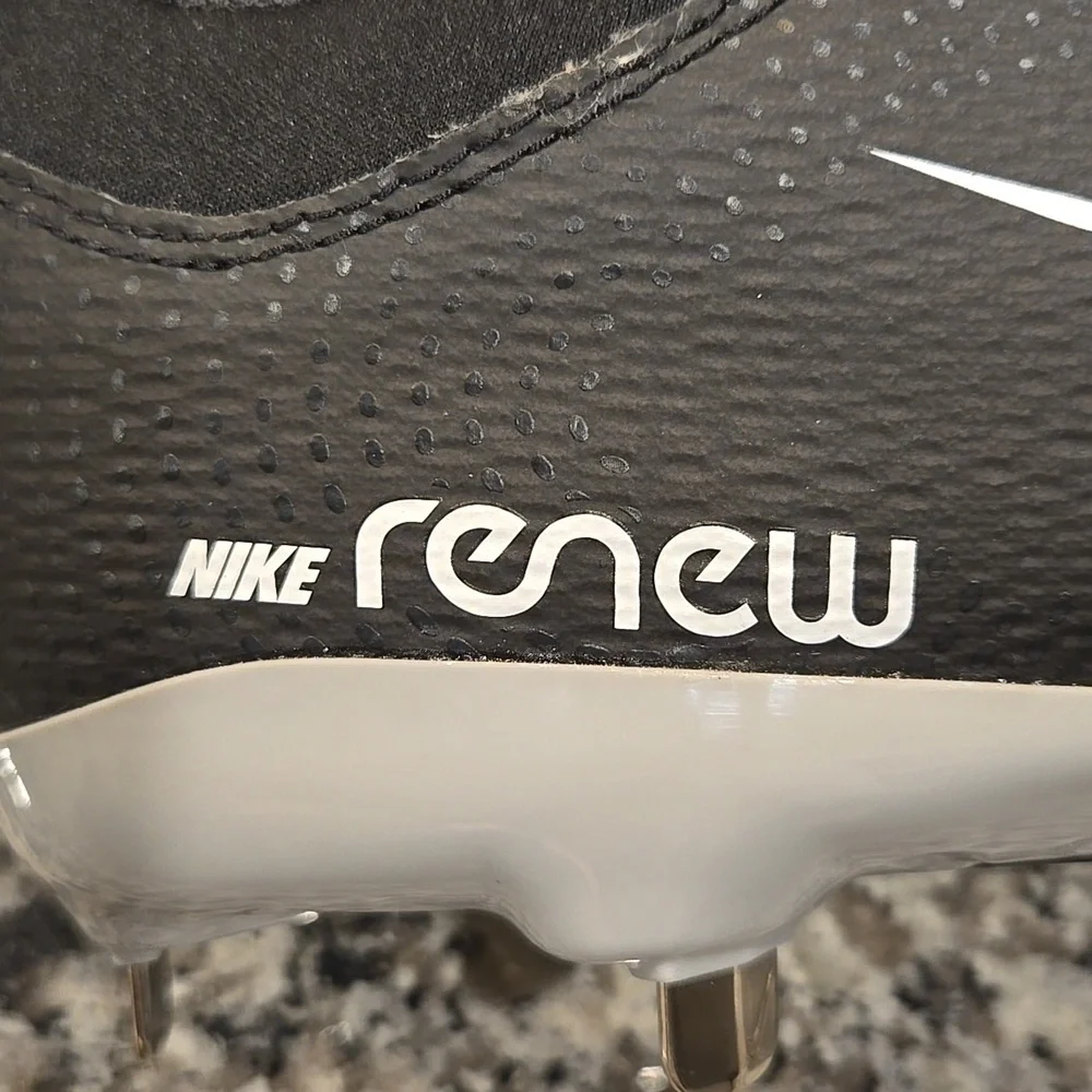 NIKE HYPERDIAMOND 4 PRO SOFTBALL WOMEN'S CLEATS. SIZE 11.5 CZ5920-010